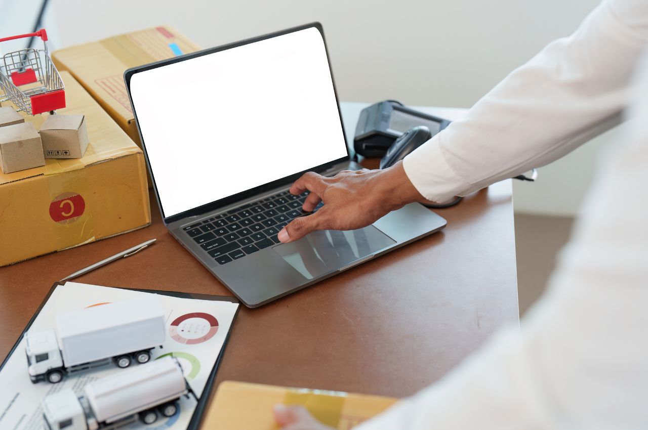 Restrukturyzacja w branży e-commerce – typowe wyzwania i rozwiązania prawno-finansowe