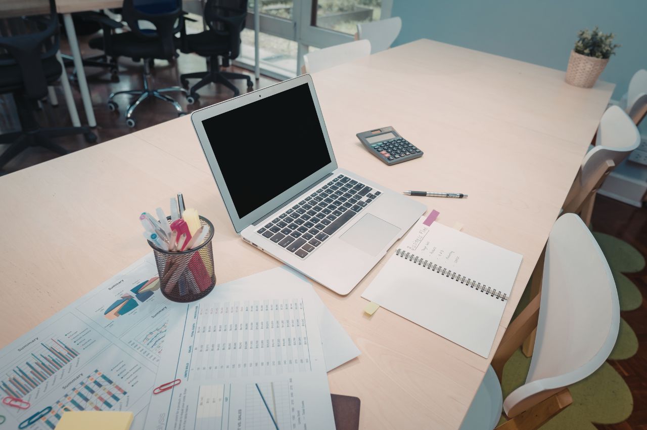 Pierwsze sygnały niewypłacalności firmy – kiedy jeszcze można działać bez upadłości